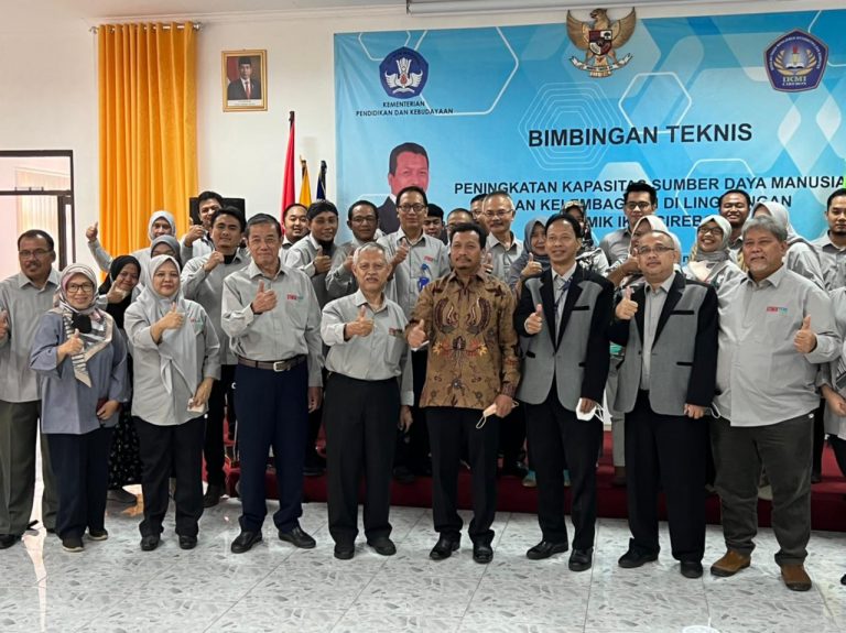 LLDIKTI IV JAWA BARAT APRESIASI PENINGKATAN SDM STMIK IKMI CIREBON