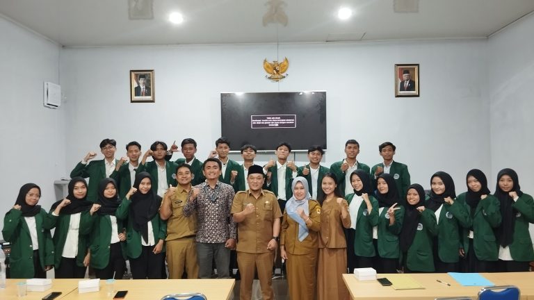 Sukses Magang, 20 Mahasiswa STMIK IKMI Cirebon mengikuti acara pelepasan di Diskominfo Kab. Cirebon