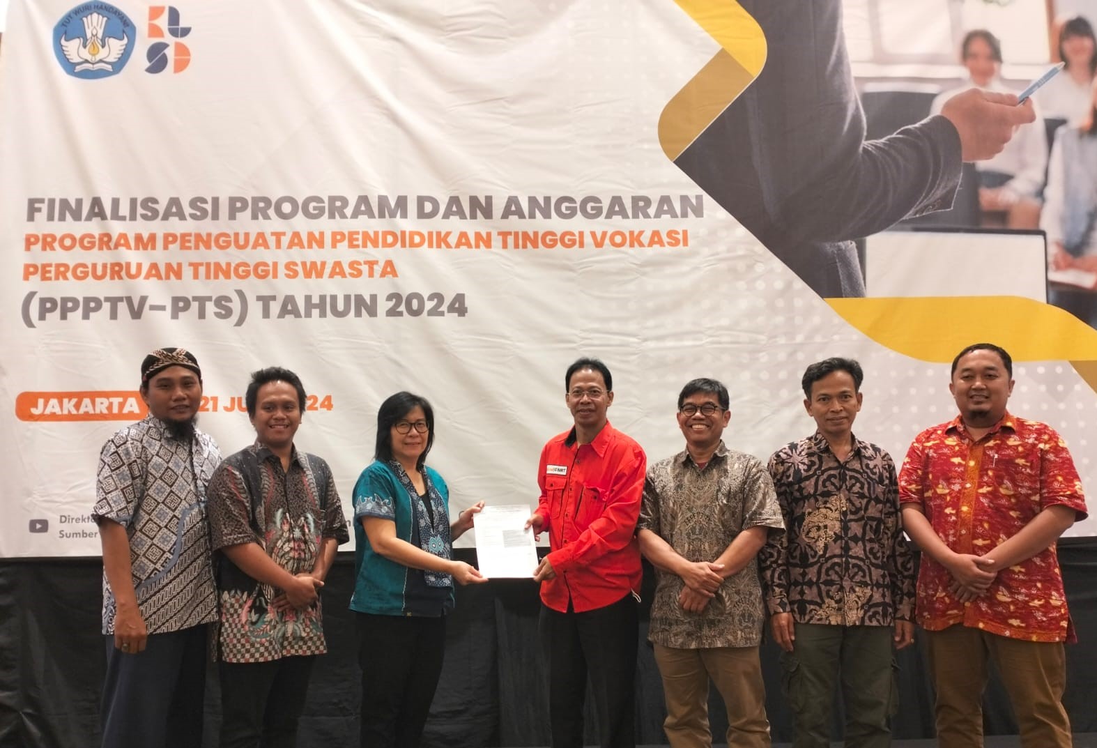 STMIK IKMI Cirebon Kembali Raih Hibah Vokasi 2024 untuk Tingkatkan Mutu Pendidikan