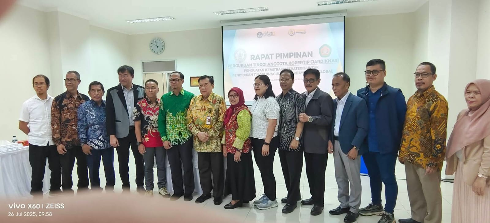 STMIK IKMI Cirebon Perkuat Sinergi Tridharma Perguruan Tinggi Melalui Penandatanganan MoU dengan Perguruan Tinggi dan Mitra Industri